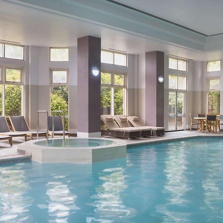 Doubletree By Hilton Dartford Bridge Hotell Exteriör bild